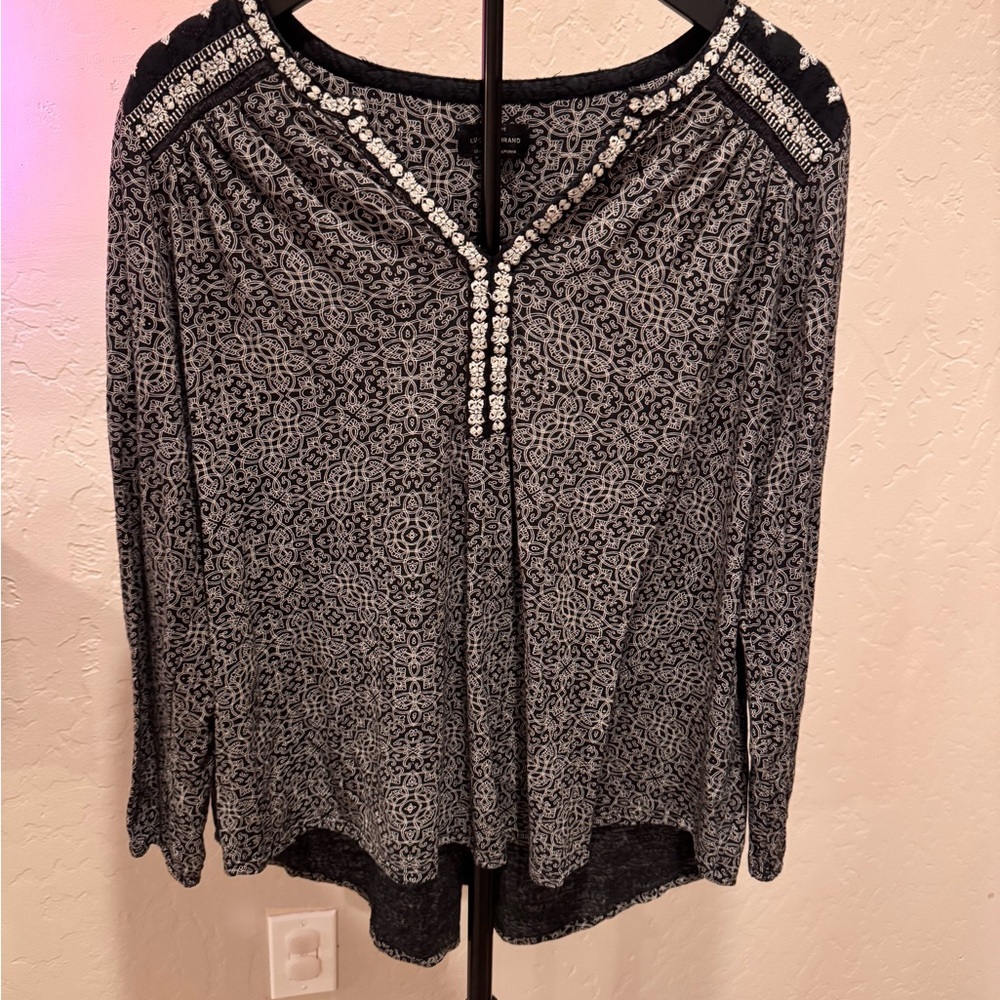 Lucky Brand Black & White Embellished Long Sleeve V-Neck Top